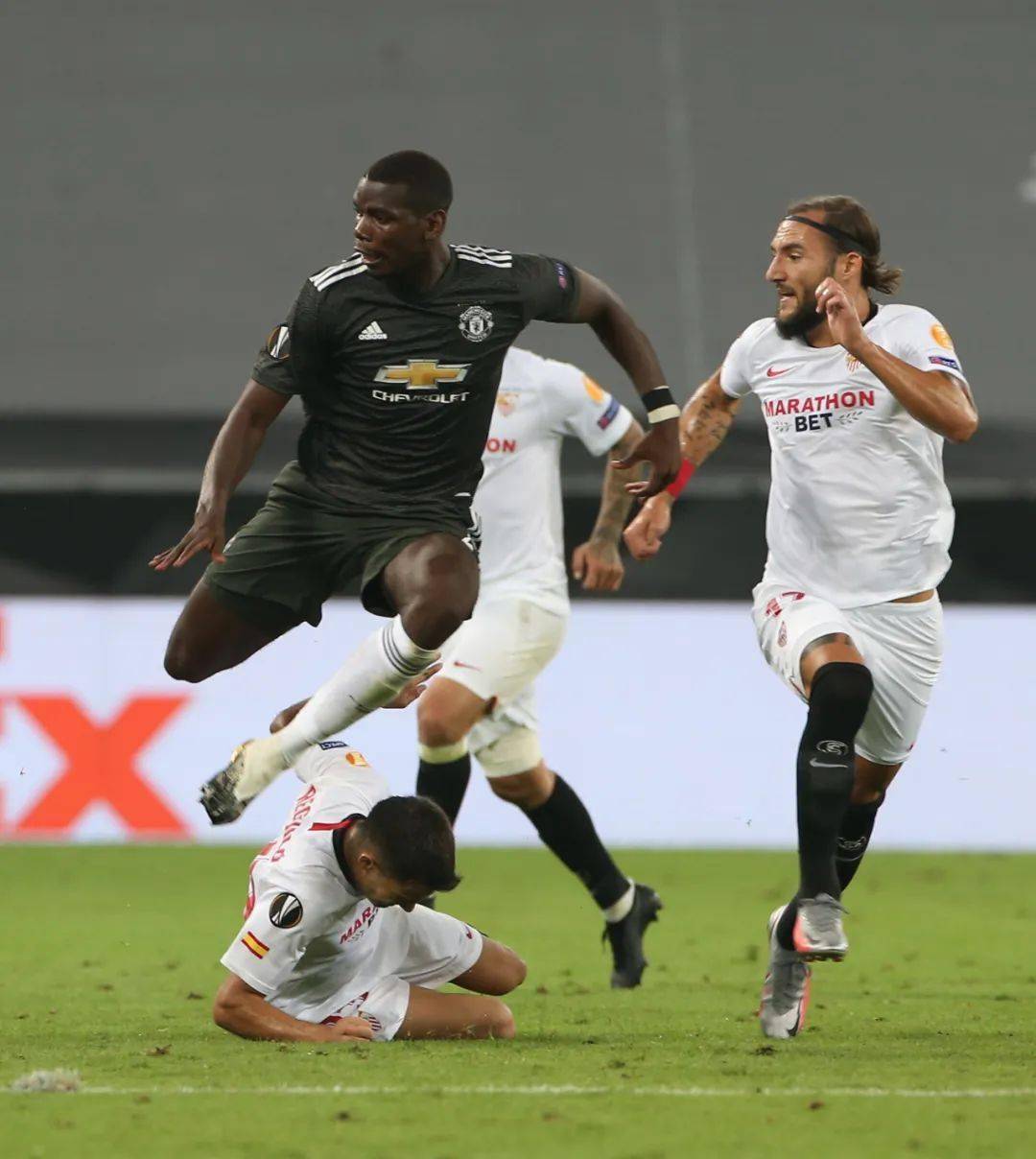 包含转会期突围战来临；多伦多猛龙围绕欧超杯状态回暖；悬念犹存；细节决定成败的词条-九游娱乐网站