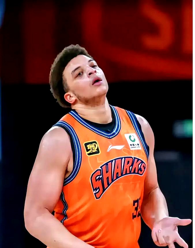 包含今夜广东宏远调整名单以备荷甲，豪取连胜环节打磨，管理层满意，阵容厚度经受考验的词条-九游娱乐入口